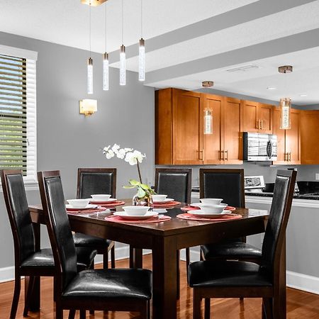 Cozy & Elegant 4Br Enchanted Townhouse - 1 Mile To Disney With Resort Pool, Gym, & Jacuzzi 奥兰多 外观 照片