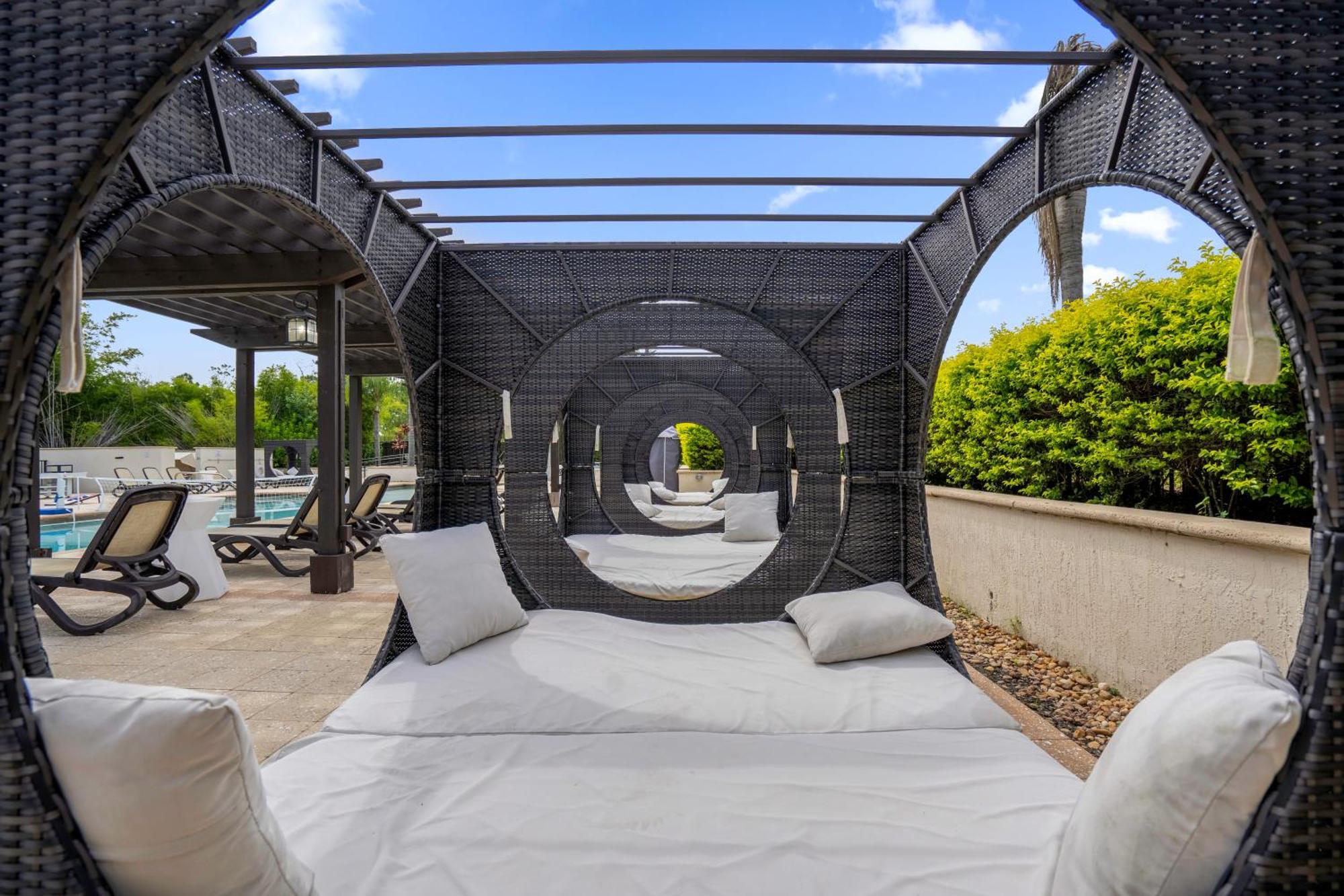 Cozy & Elegant 4Br Enchanted Townhouse - 1 Mile To Disney With Resort Pool, Gym, & Jacuzzi 奥兰多 外观 照片