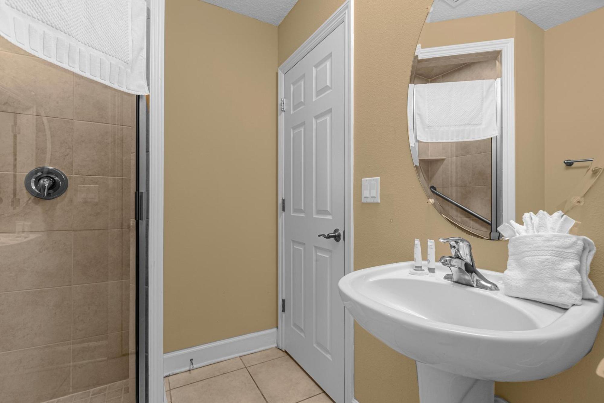 Cozy & Elegant 4Br Enchanted Townhouse - 1 Mile To Disney With Resort Pool, Gym, & Jacuzzi 奥兰多 外观 照片