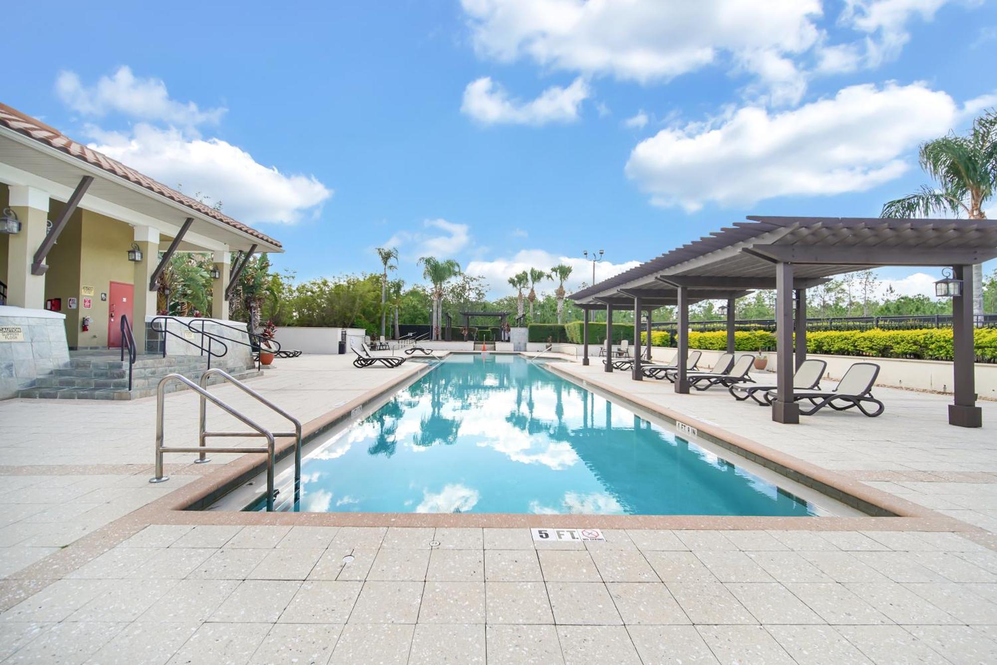 Cozy & Elegant 4Br Enchanted Townhouse - 1 Mile To Disney With Resort Pool, Gym, & Jacuzzi 奥兰多 外观 照片